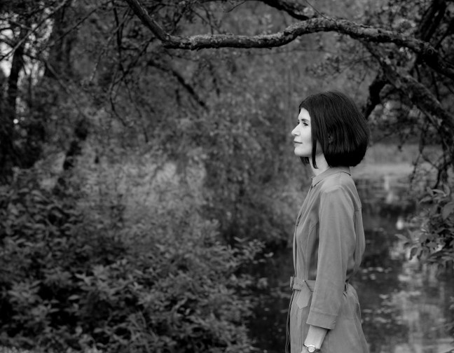 AKI profil sort hvitt